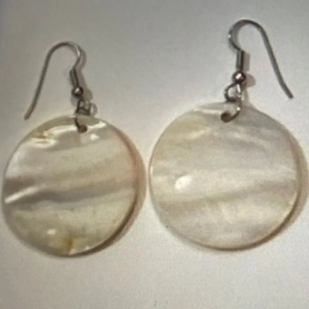 Chic Mother of Pearl Dangle Earrings